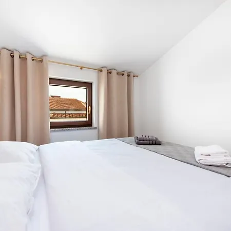 Mon Maison Sanja רוביני