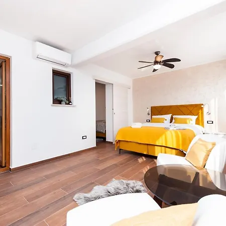 Sanja-new Renovated Apartment *