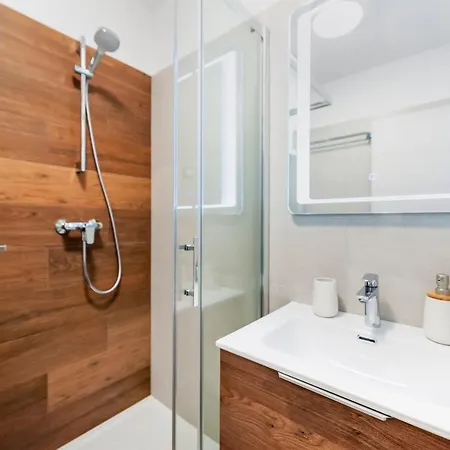 Sanja-new Renovated Apartment *