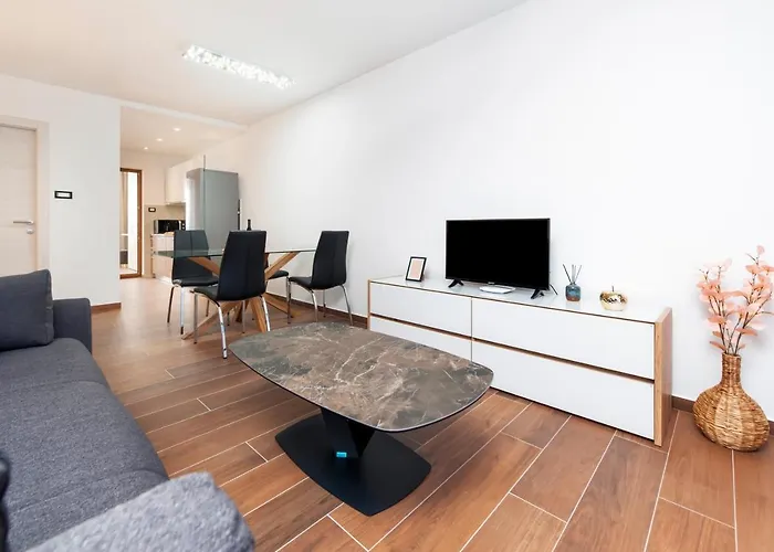 Mon Maison Sanja Апартаменты *